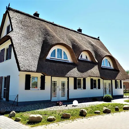 Cozy In Rerik With Terrace Neu Gaarz