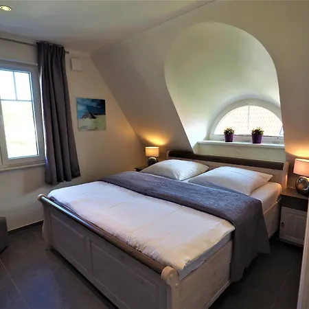 Cozy In Rerik With Terrace Neu Gaarz